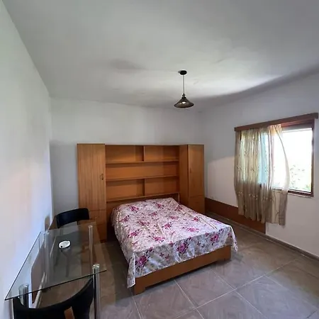 Xhuljan Apartment